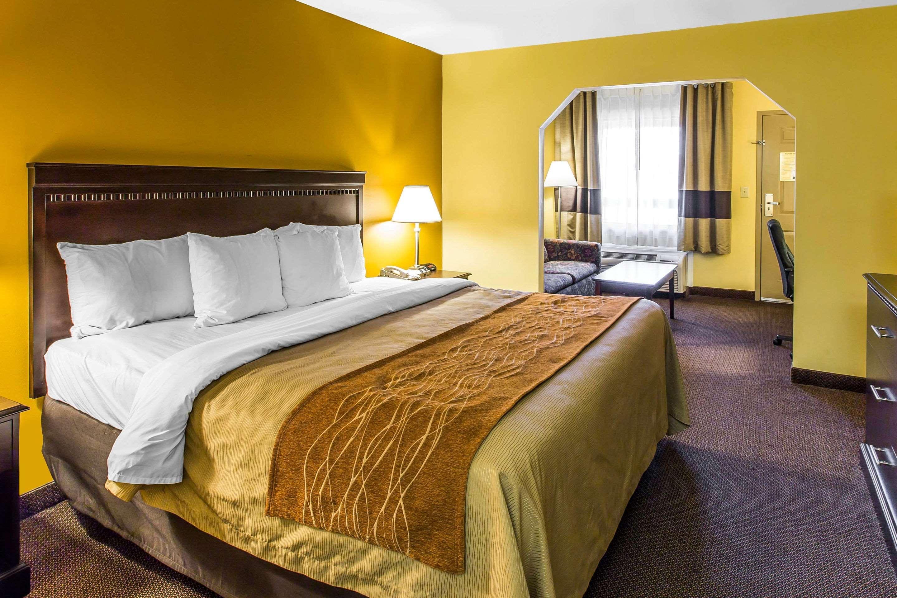 Hotel Clarion Pointe Forsyth I-75 Esterno foto