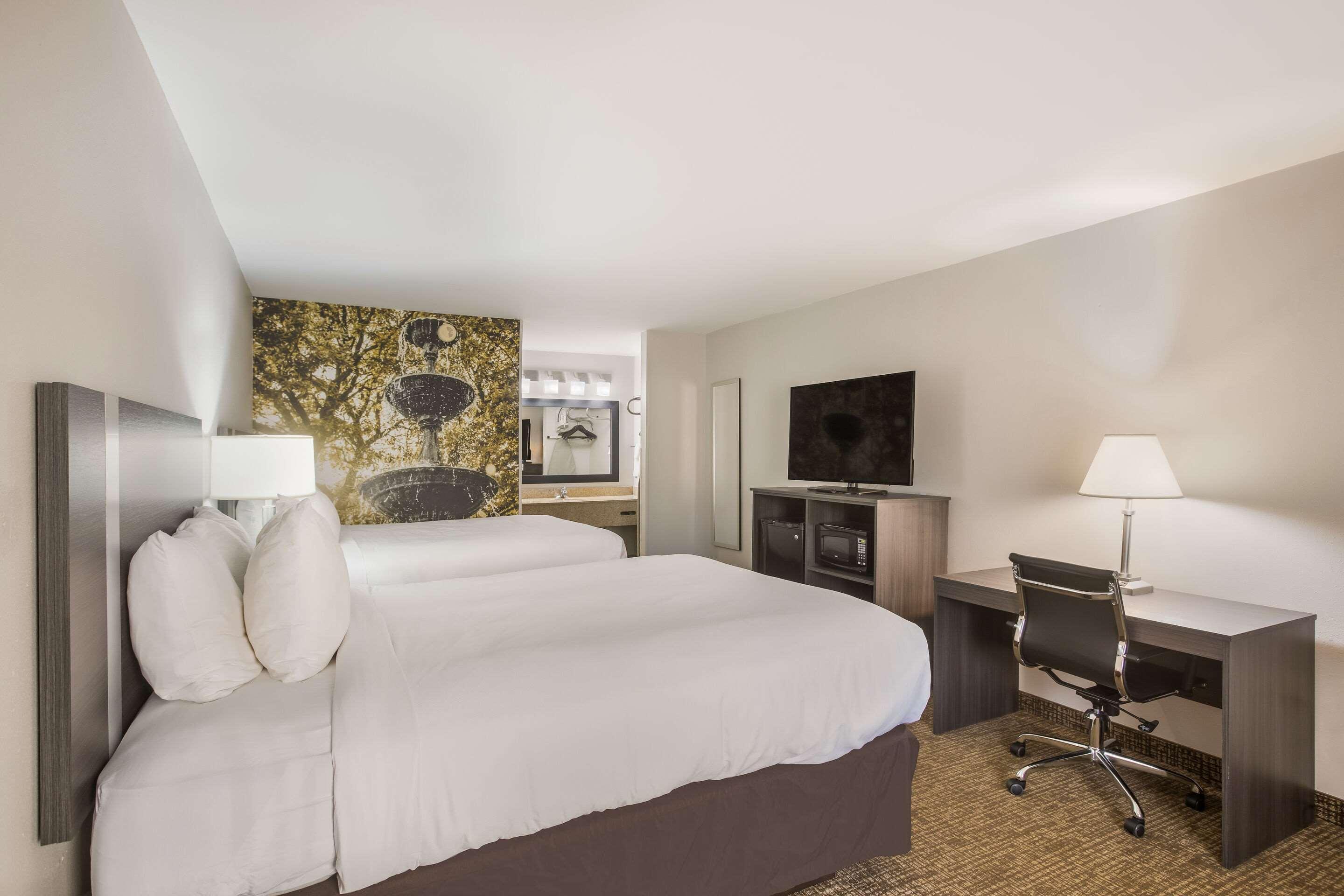 Hotel Clarion Pointe Forsyth I-75 Esterno foto