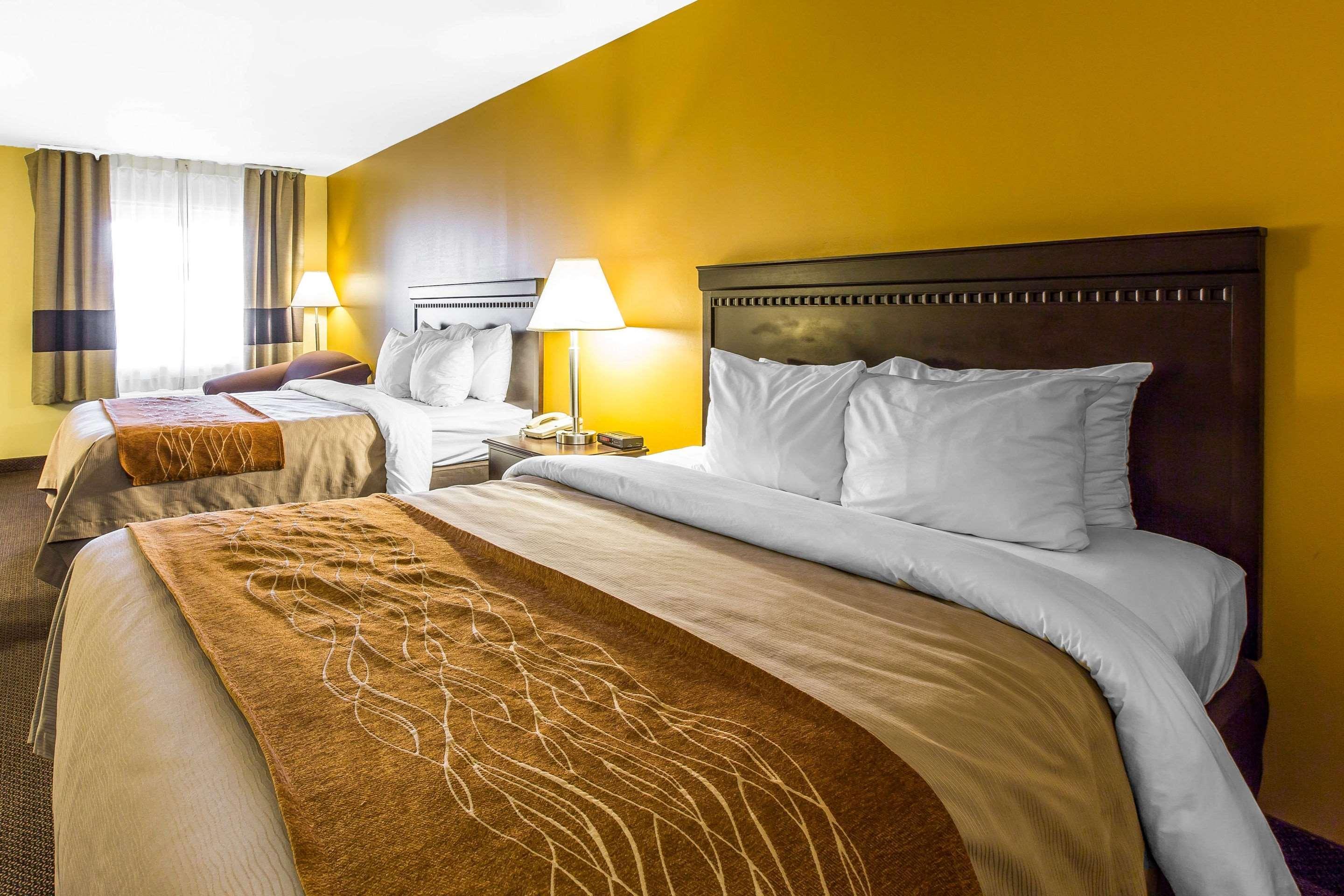 Hotel Clarion Pointe Forsyth I-75 Esterno foto