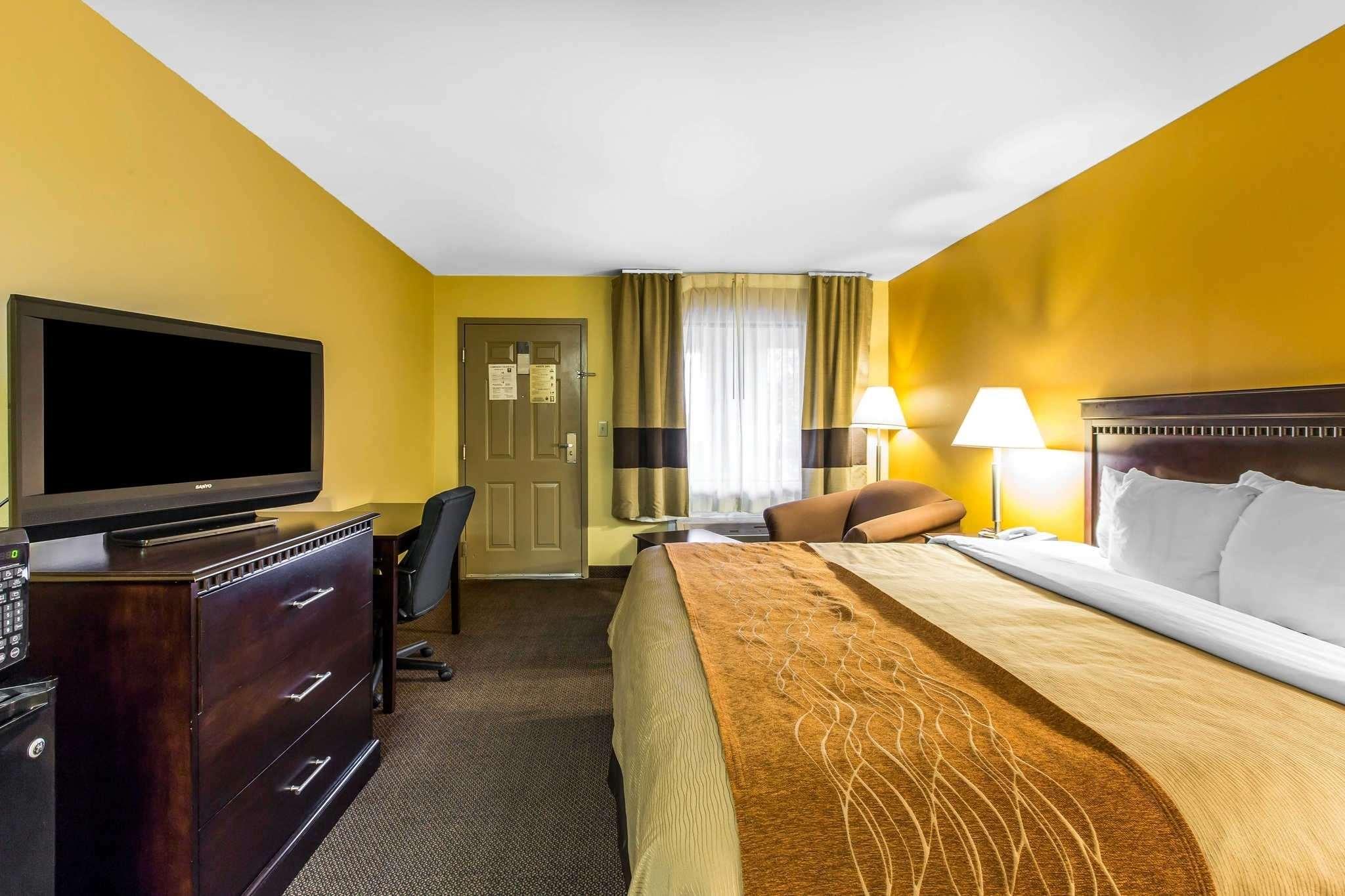 Hotel Clarion Pointe Forsyth I-75 Esterno foto
