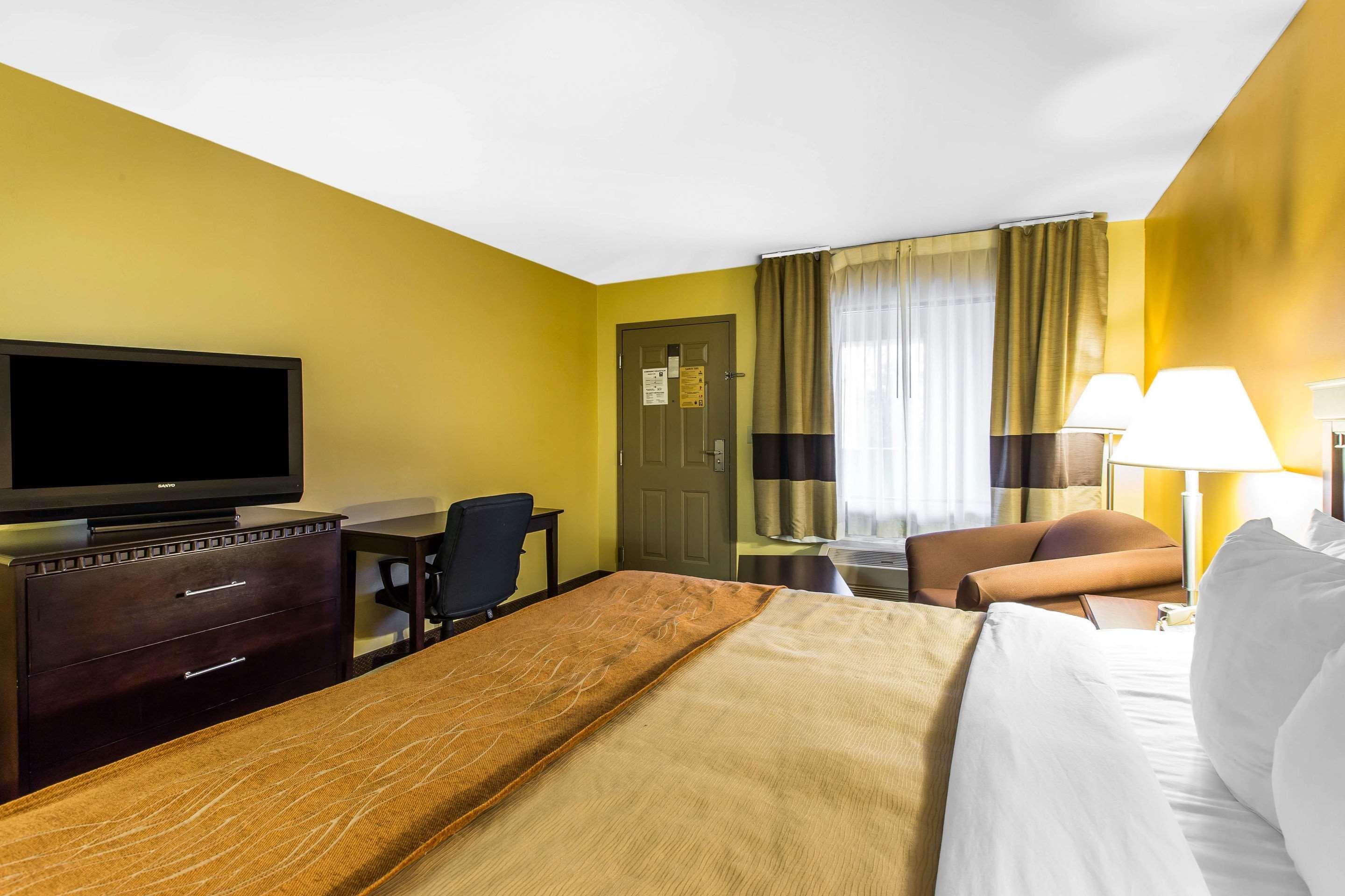 Hotel Clarion Pointe Forsyth I-75 Esterno foto
