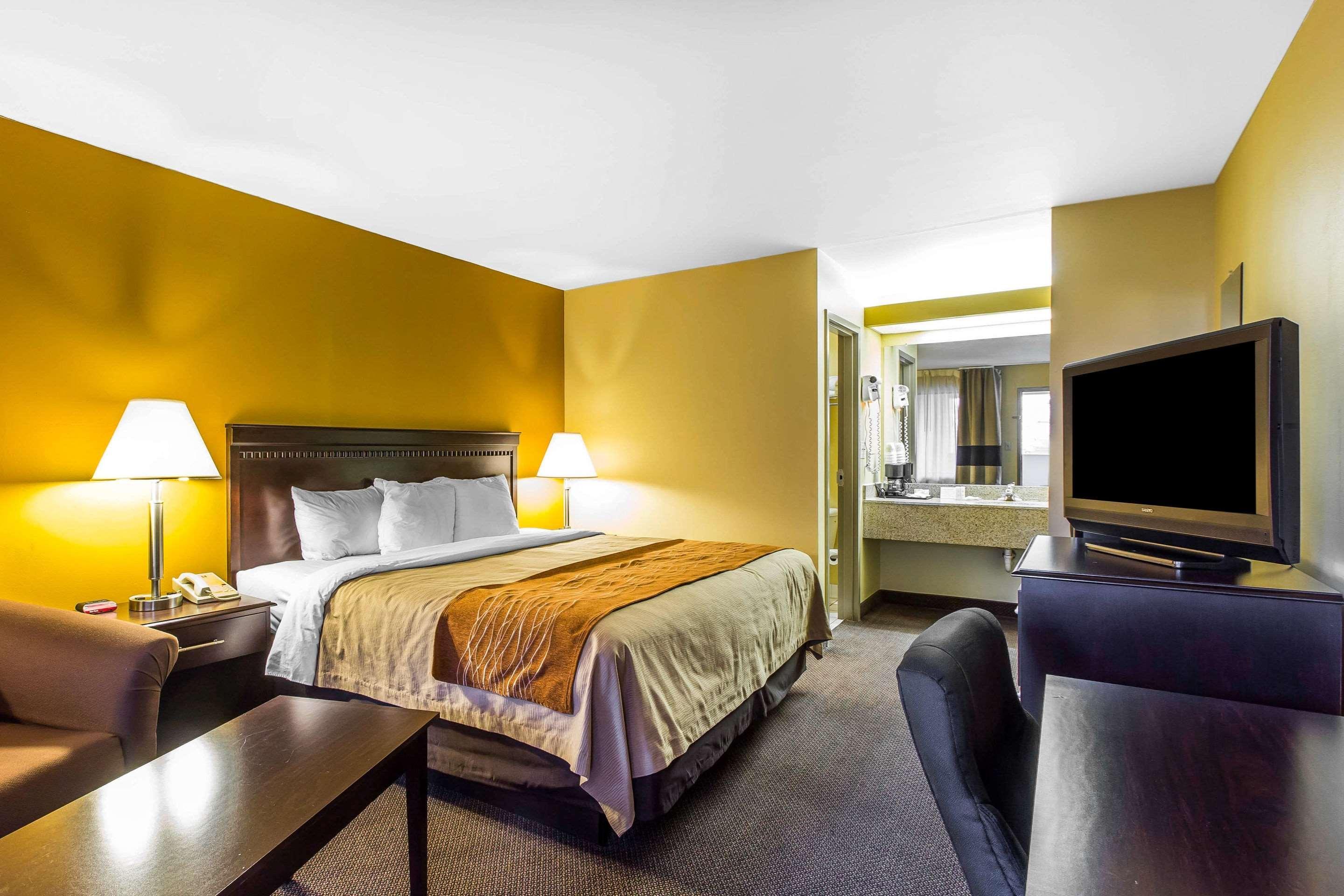 Hotel Clarion Pointe Forsyth I-75 Esterno foto