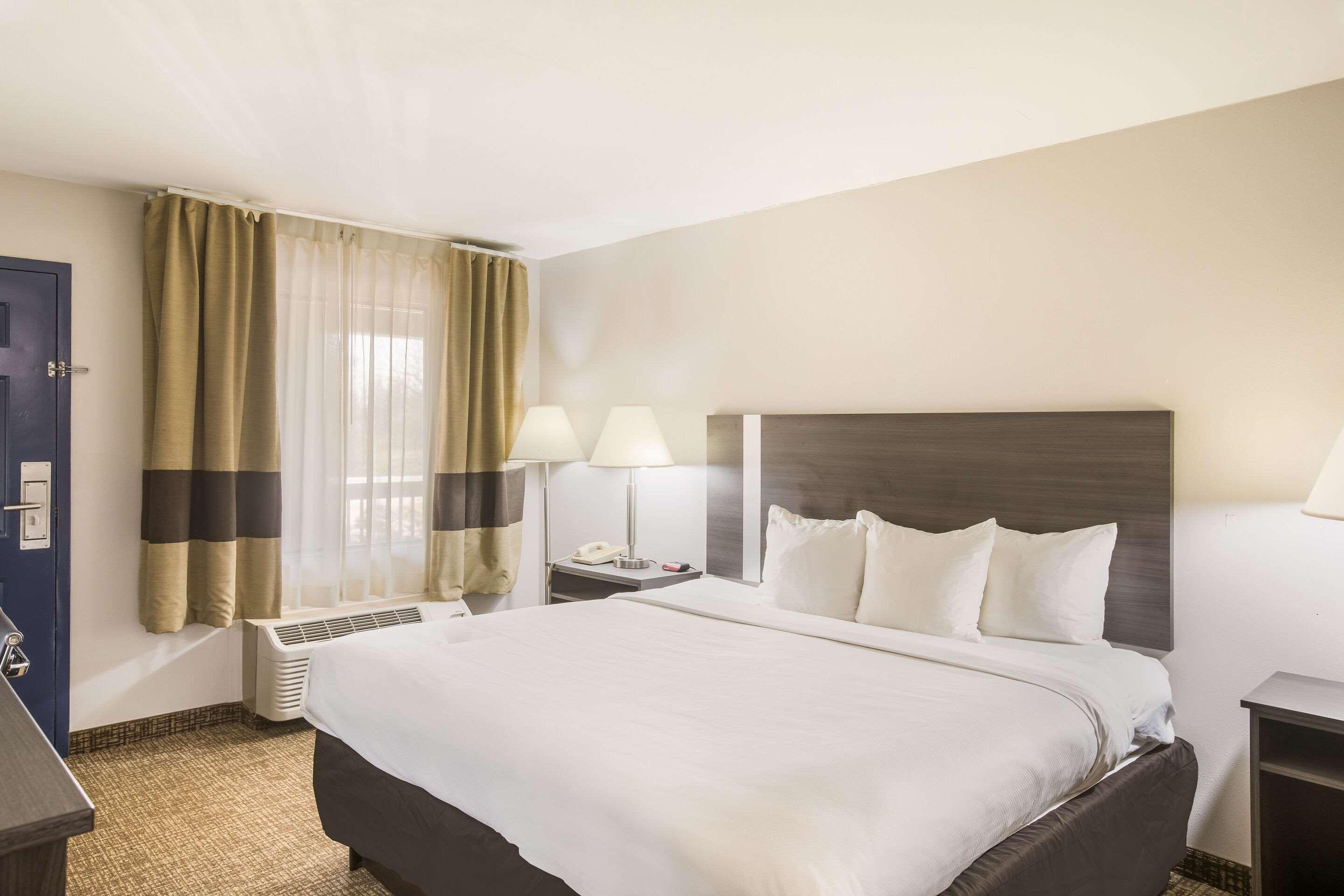 Hotel Clarion Pointe Forsyth I-75 Esterno foto