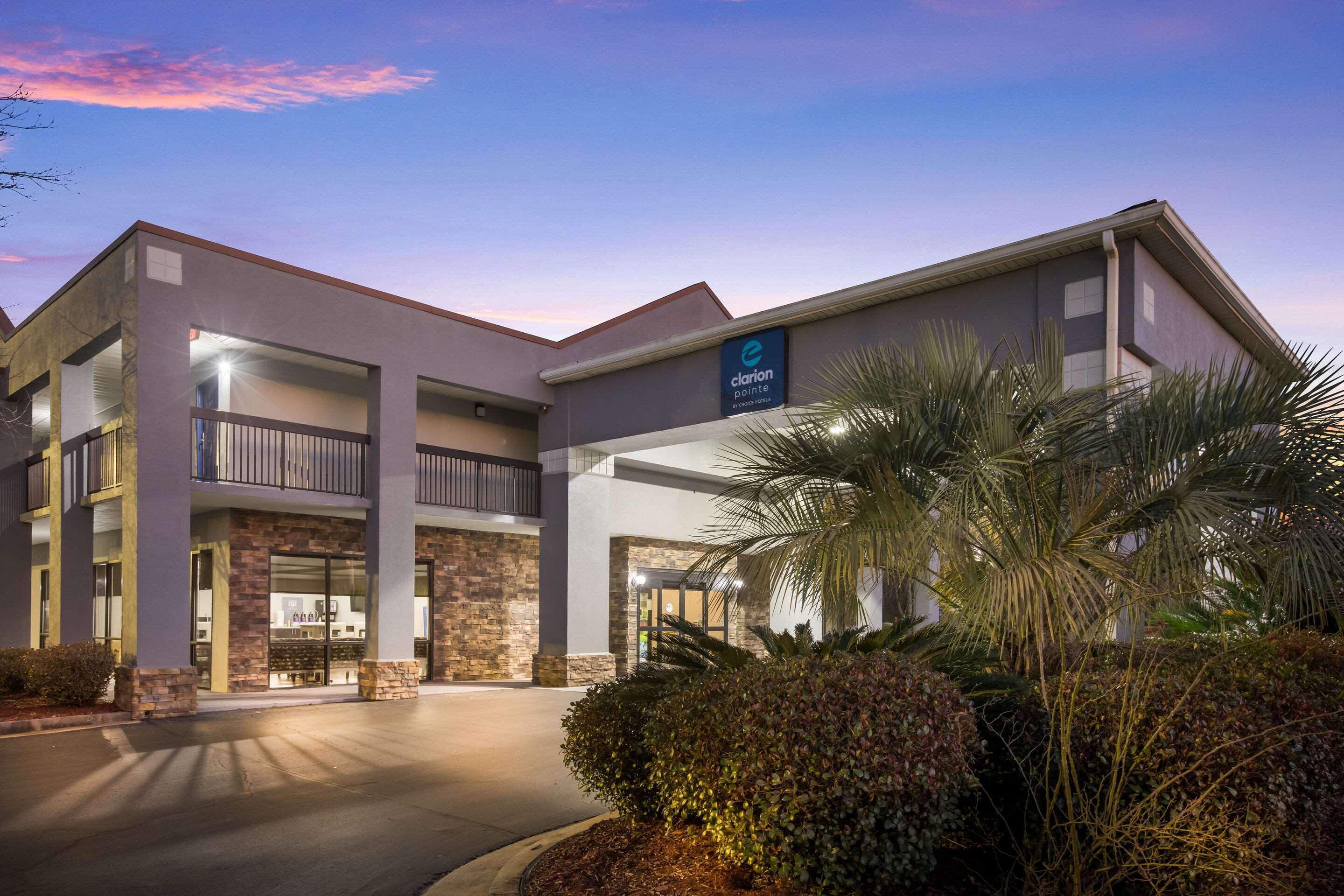 Hotel Clarion Pointe Forsyth I-75 Esterno foto
