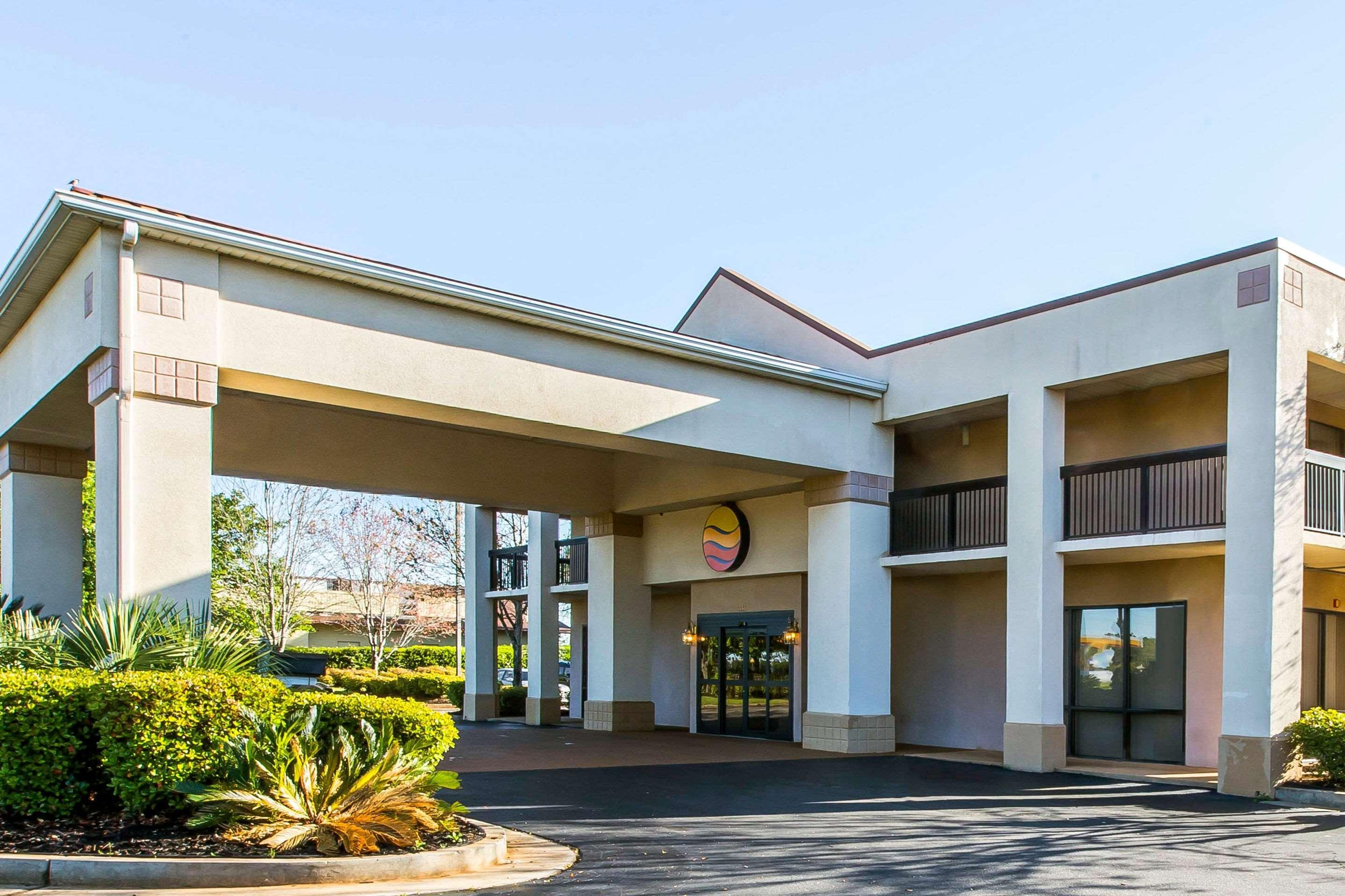 Hotel Clarion Pointe Forsyth I-75 Esterno foto