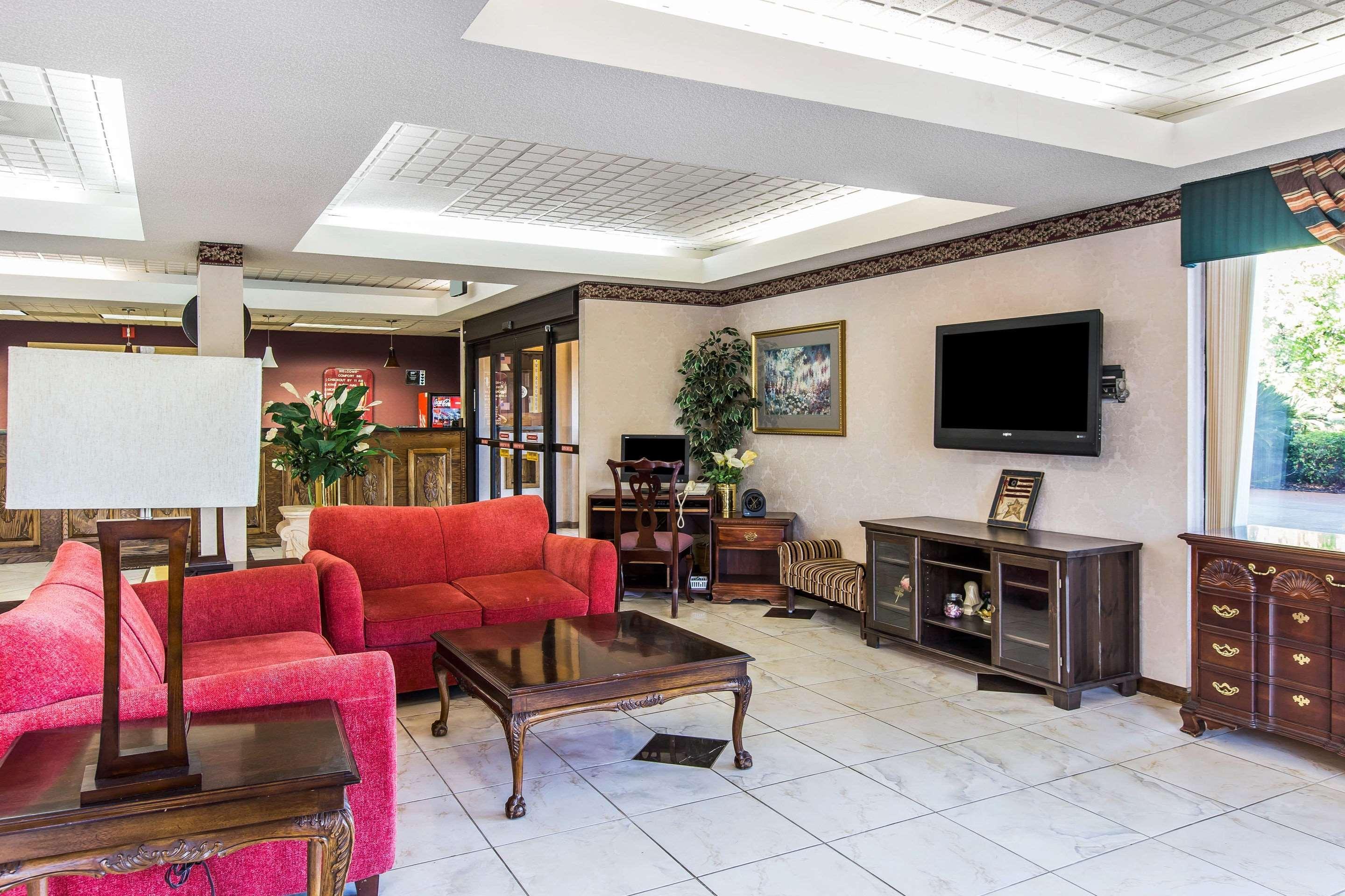 Hotel Clarion Pointe Forsyth I-75 Esterno foto
