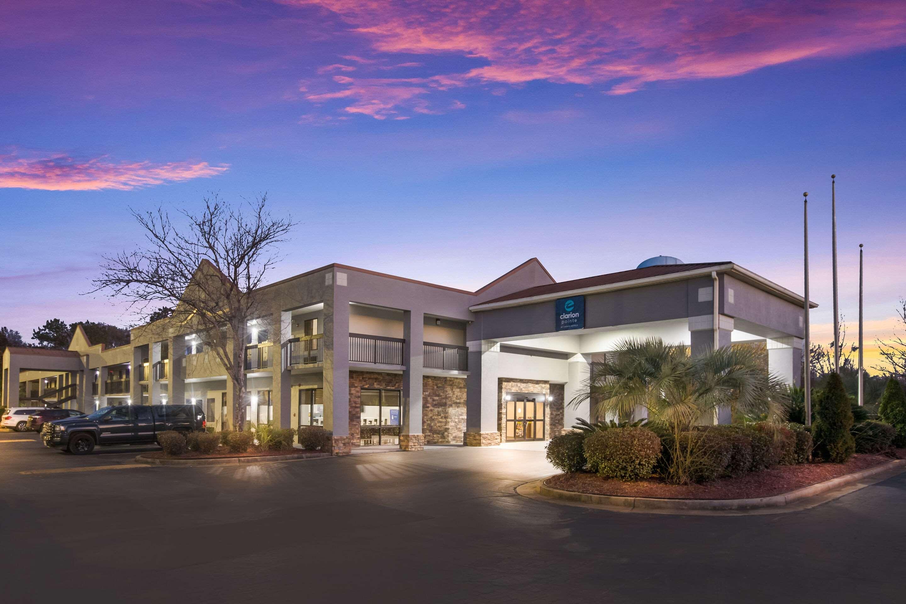Hotel Clarion Pointe Forsyth I-75 Esterno foto
