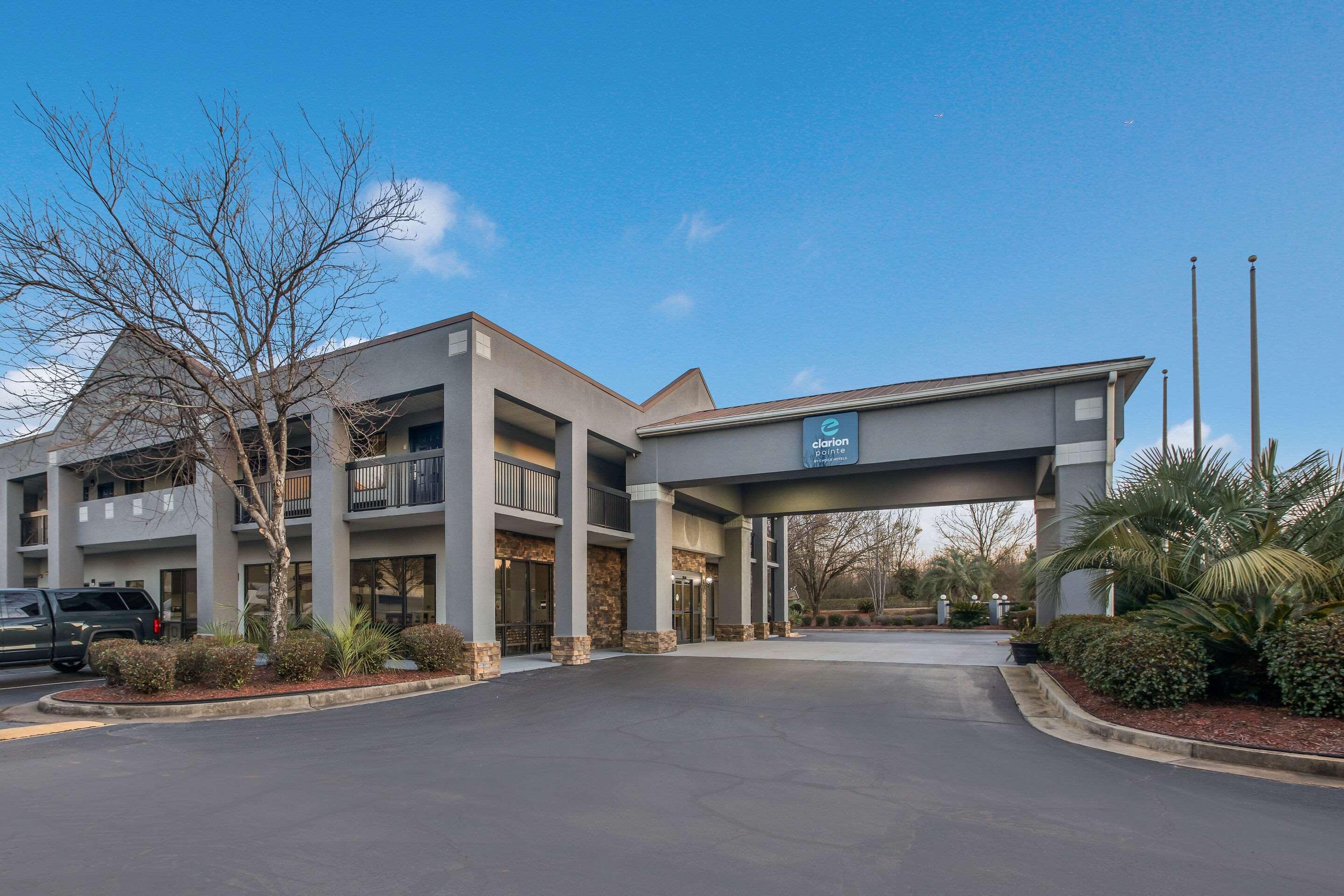 Hotel Clarion Pointe Forsyth I-75 Esterno foto