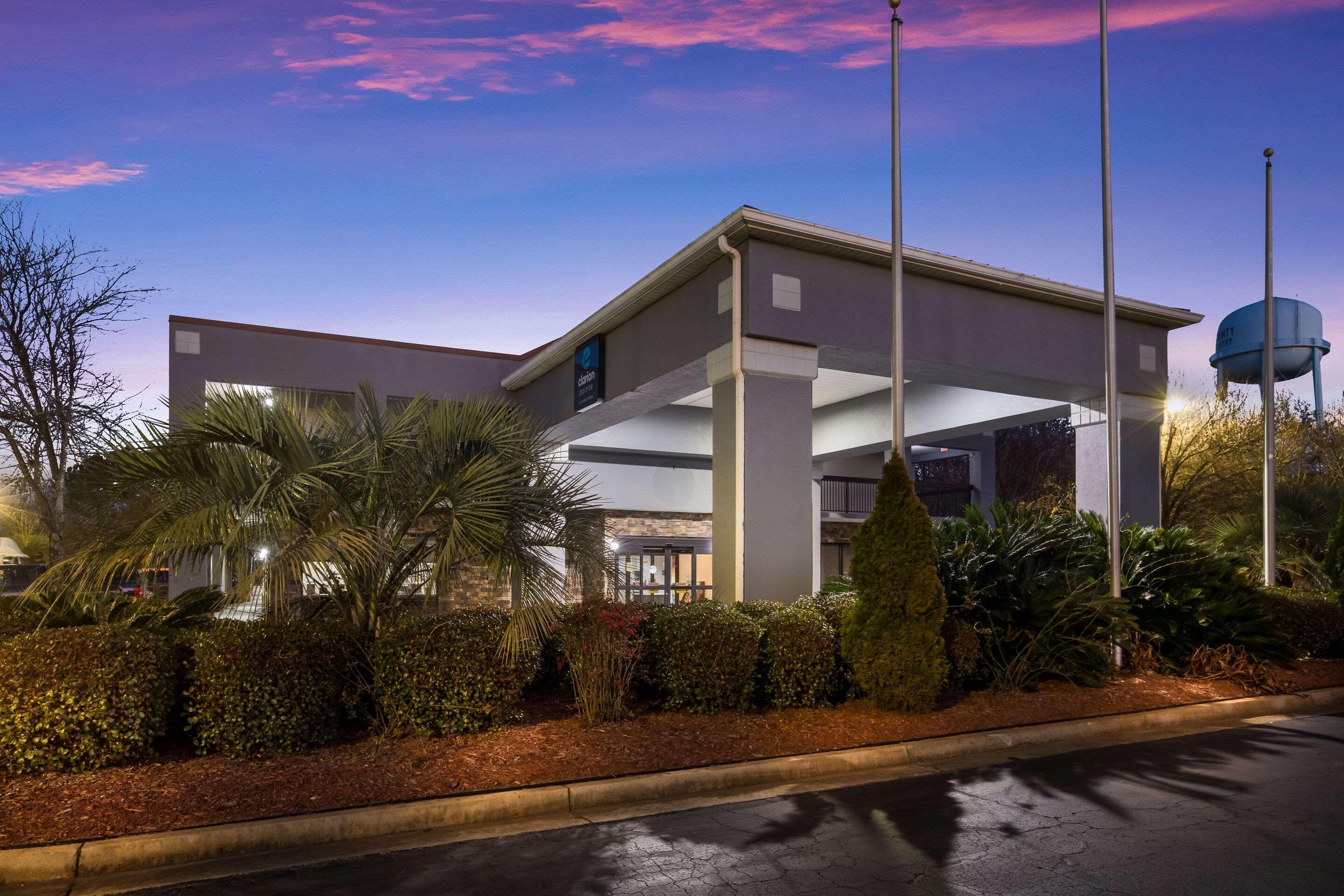 Hotel Clarion Pointe Forsyth I-75 Esterno foto