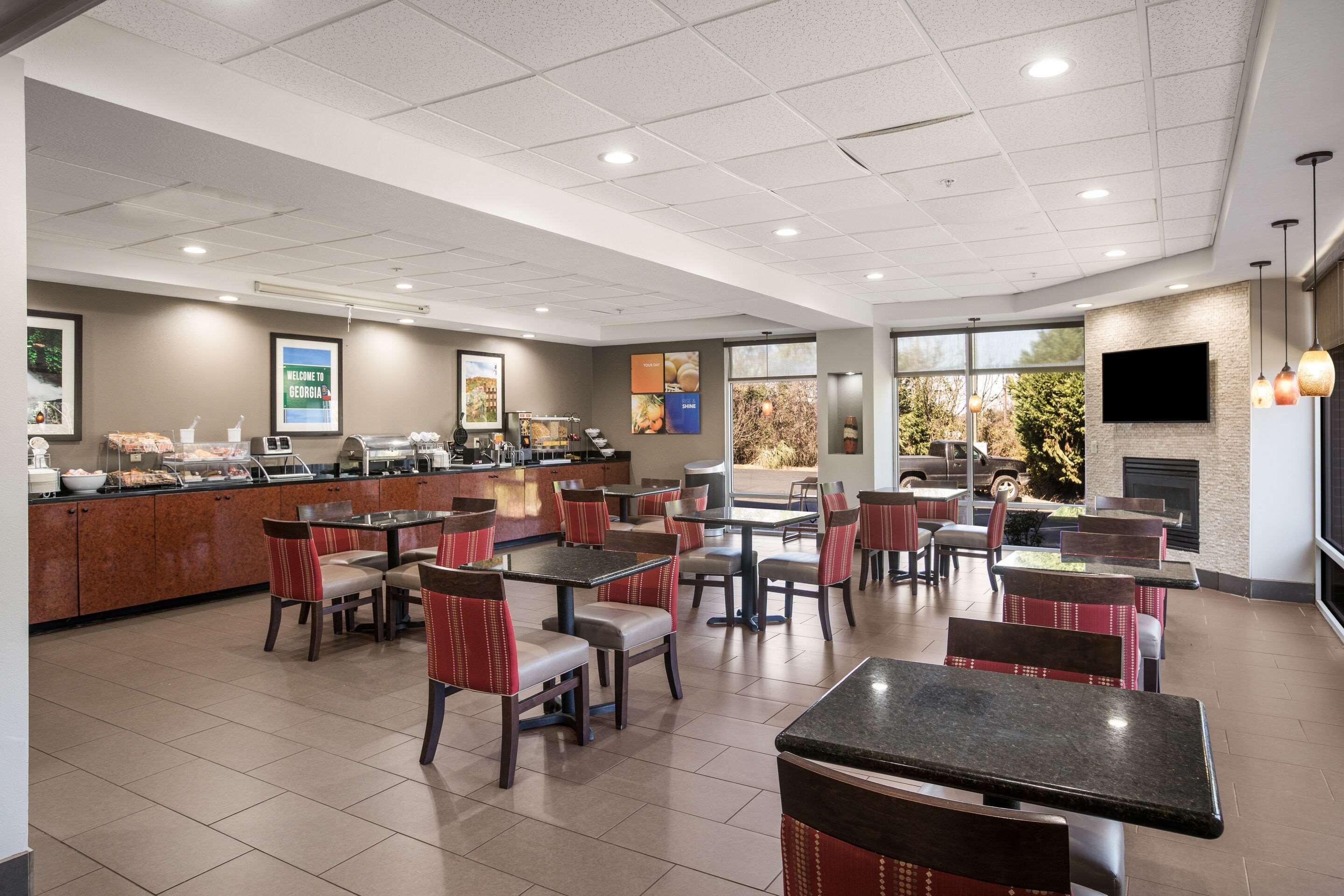 Hotel Clarion Pointe Forsyth I-75 Esterno foto
