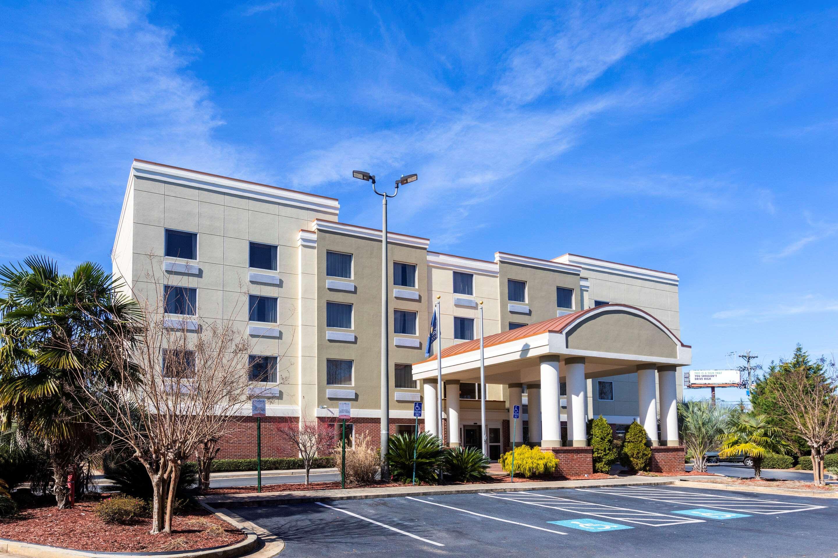 Hotel Clarion Pointe Forsyth I-75 Esterno foto
