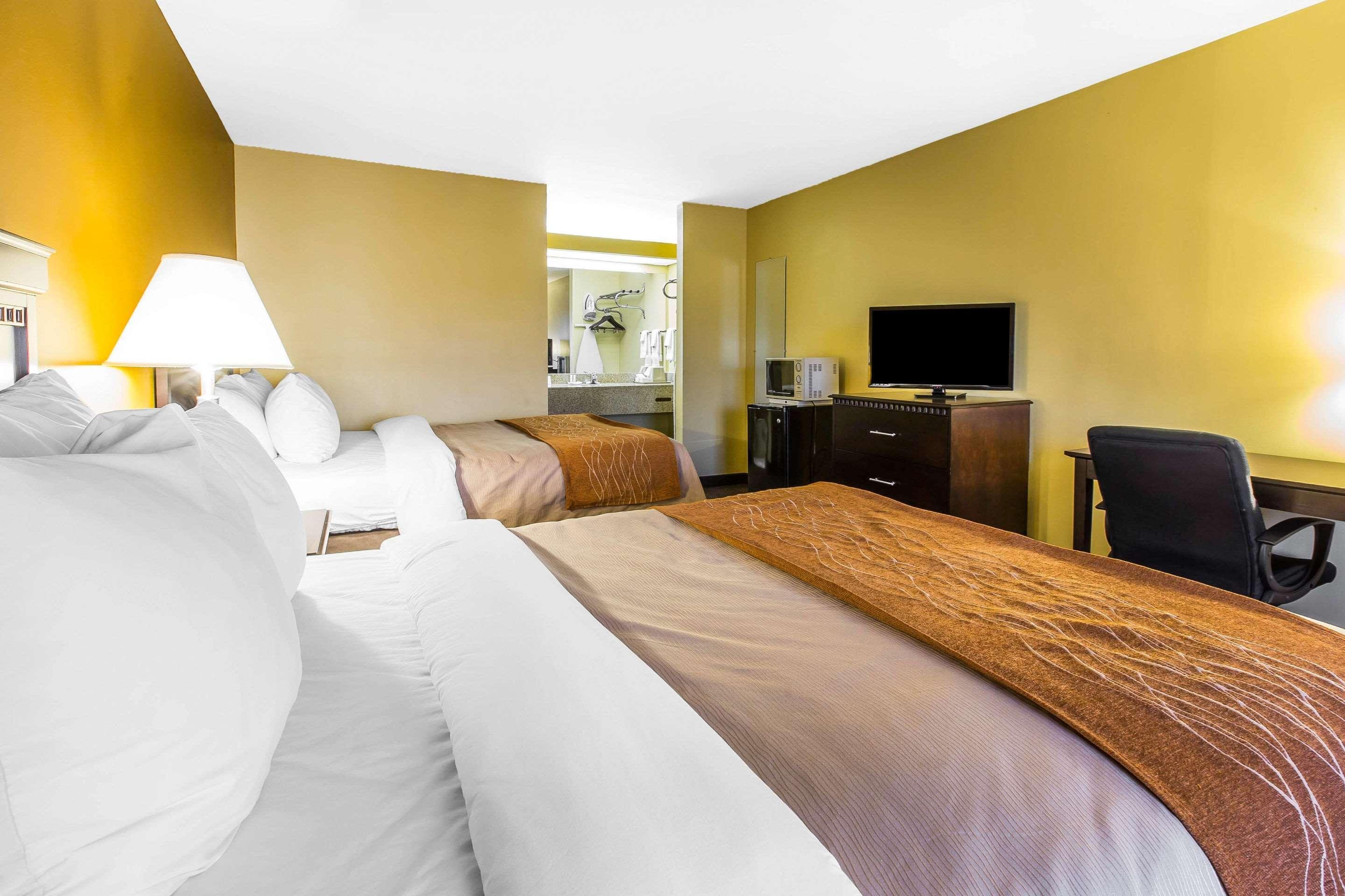 Hotel Clarion Pointe Forsyth I-75 Esterno foto