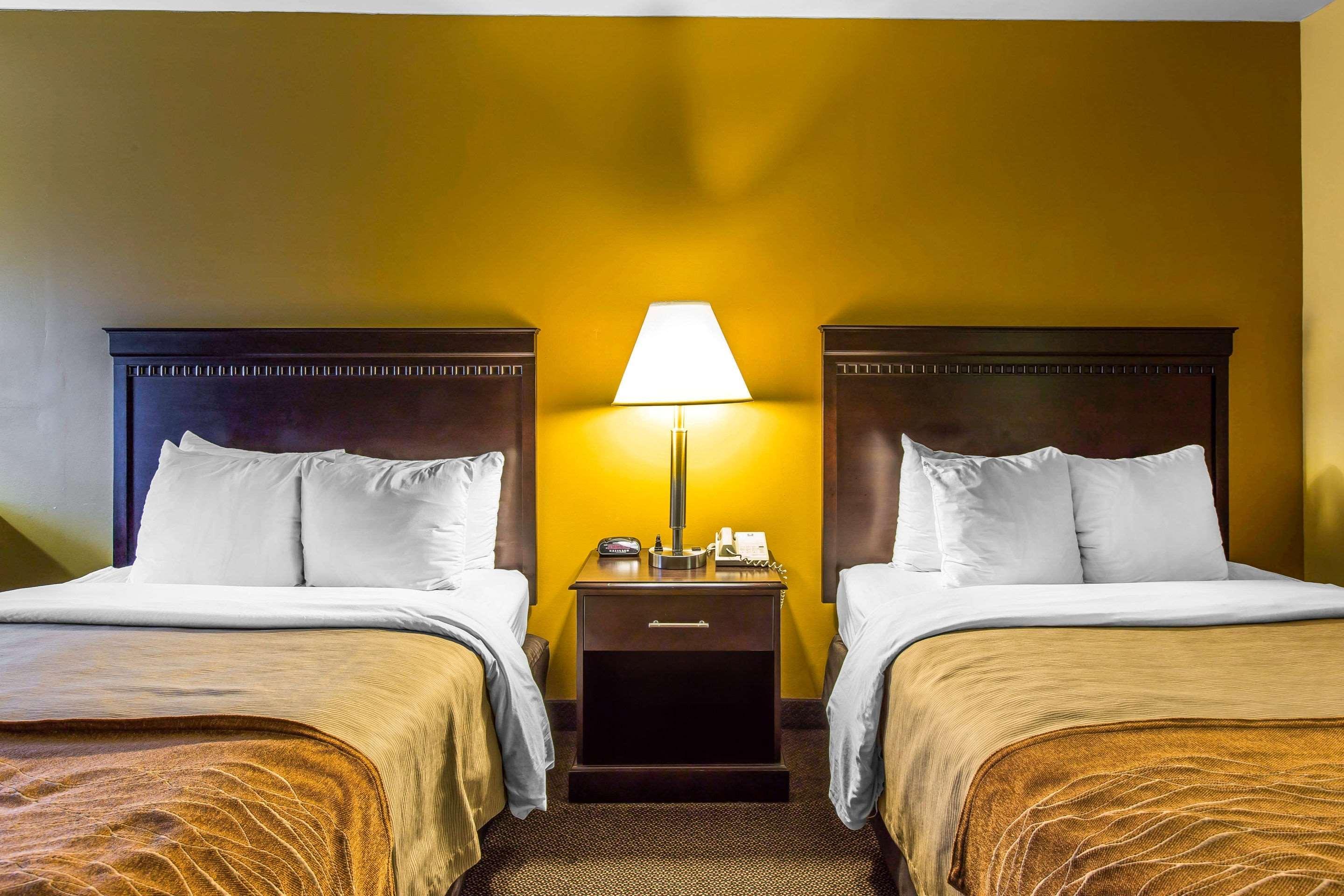 Hotel Clarion Pointe Forsyth I-75 Esterno foto