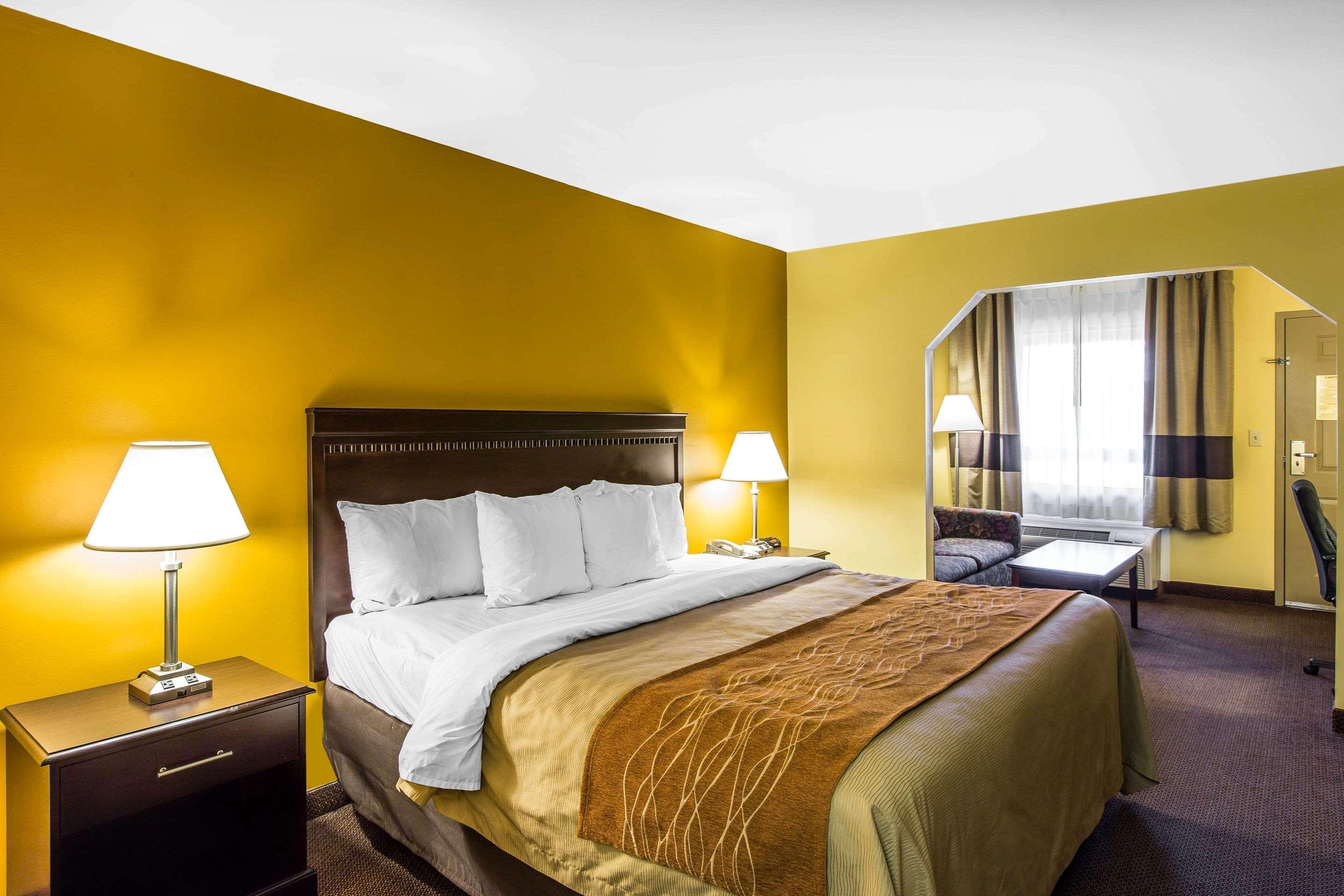 Hotel Clarion Pointe Forsyth I-75 Esterno foto