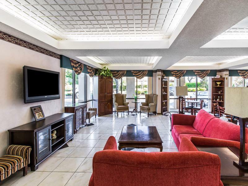 Hotel Clarion Pointe Forsyth I-75 Esterno foto