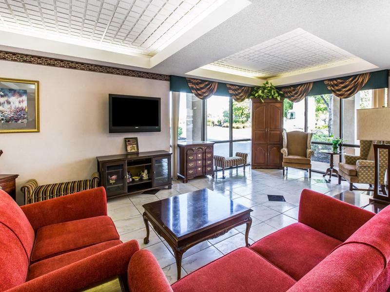 Hotel Clarion Pointe Forsyth I-75 Esterno foto